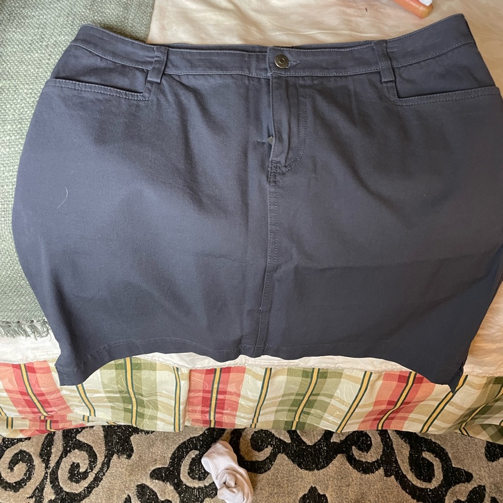 NWT- DULUTH TRADING Skirt. Blue gray color.  New with out tags.  Make an offer.